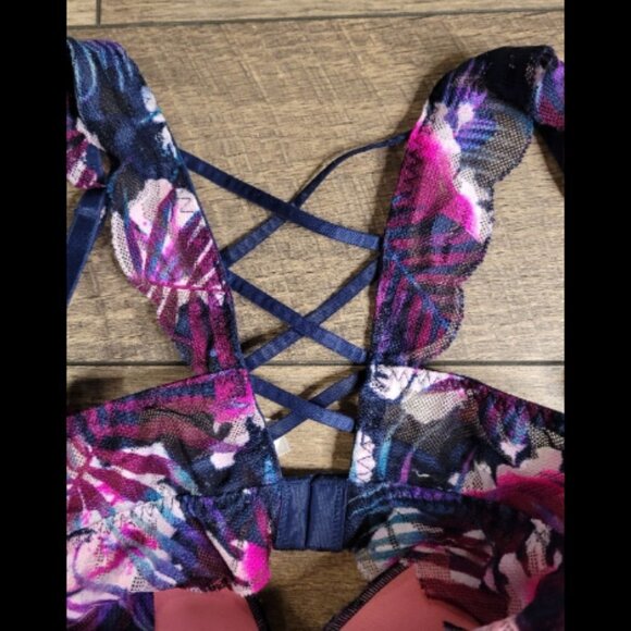 2 for $20VS PINK Multicolored Floral and Lace Bralette with Criss Cross Back (S) - Picture 7 of 8